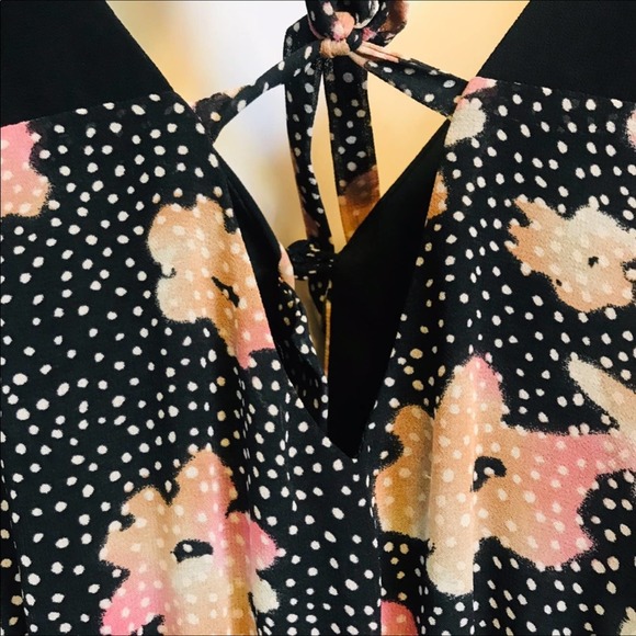 Pins & Needles Floral Polka Dot V-Neck Size Medium - Picture 11 of 12